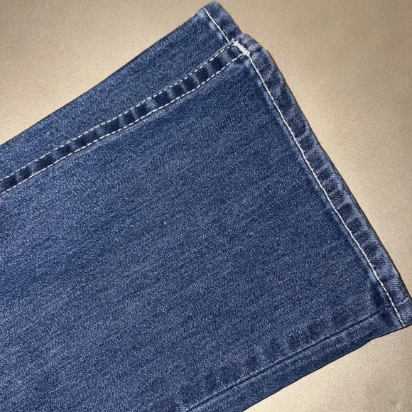TRUE RELIGION low rise - cropped skinny leg ankle jeans - Size 30